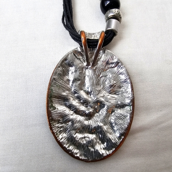 INDIGENOUS silver inspired pendant and bead necklace - Picture 3 of 3